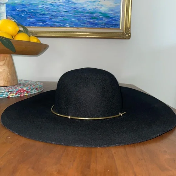 Floppy hat - Picture 1 of 5
